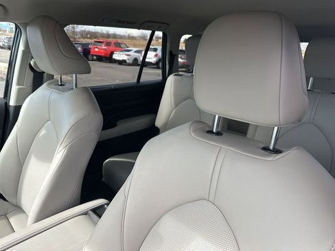 Used 2024 Toyota Grand Highlander XLE image 17