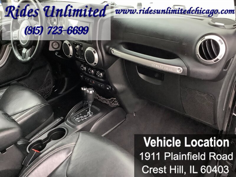 Used 2015 Jeep Wrangler Unlimited Rubicon w/ Dual Top Group AWD/4WD image 30