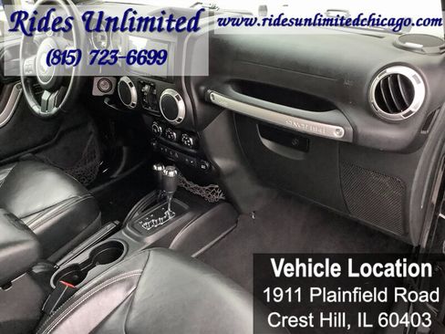 Used 2015 Jeep Wrangler Unlimited Rubicon w/ Dual Top Group AWD/4WD image 30