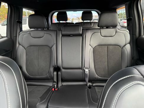 Used 2025 Jeep Grand Cherokee L Altitude image 27