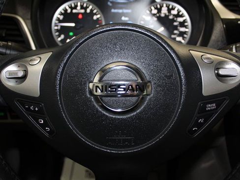 Used 2016 Nissan Sentra SV w/ Driver's Assist Package FWD image 17