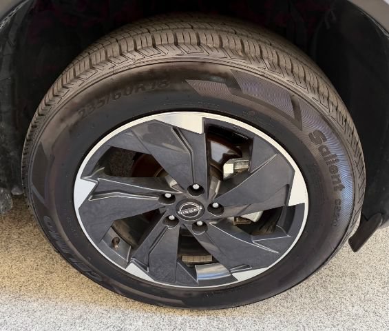 Used 2025 Nissan Rogue SV FWD image 29