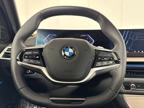 Used 2025 BMW 330i xDrive Sedan AWD/4WD image 34
