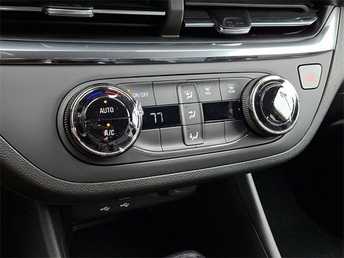 New 2026 Buick Envista Preferred image 11