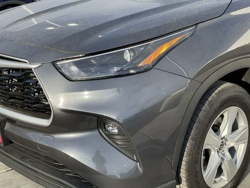 Used 2023 Toyota Highlander LE image 29