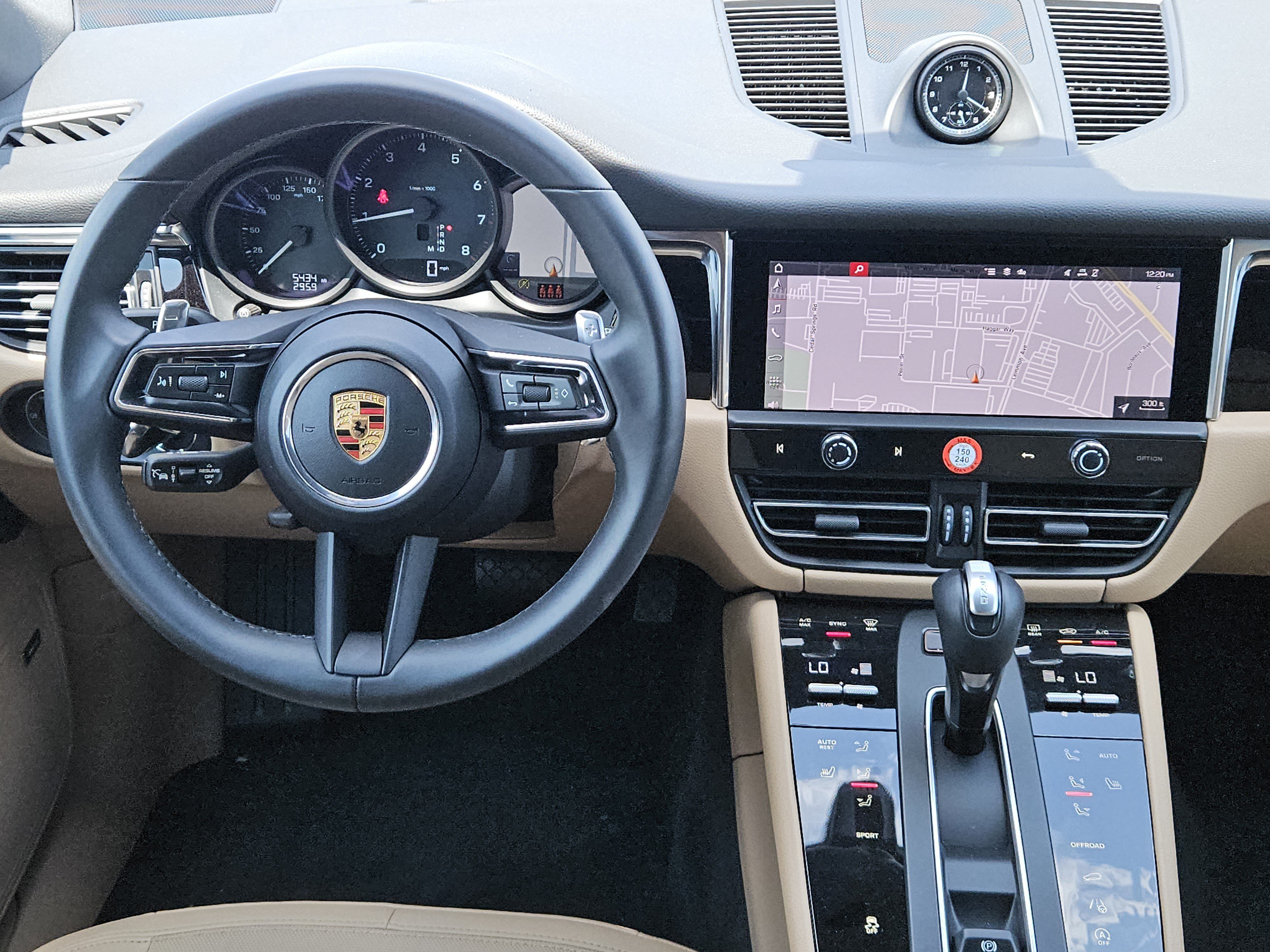 Certified 2026 Porsche Macan AWD/4WD image 26