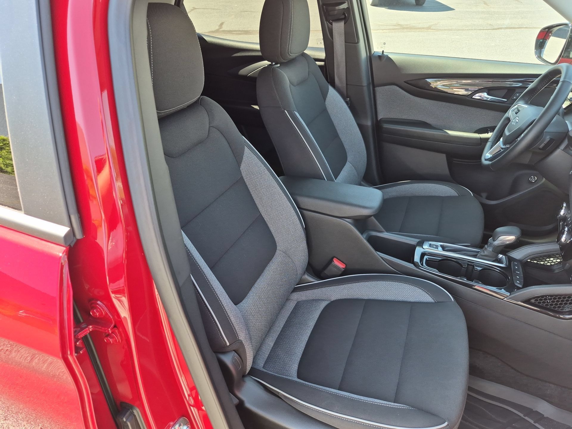 Used 2026 Chevrolet TrailBlazer LT w/ Convenience Package FWD image 26
