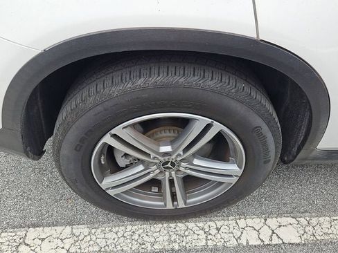 Used 2021 Mercedes-Benz GLC 300 4MATIC w/ Premium Package image 12