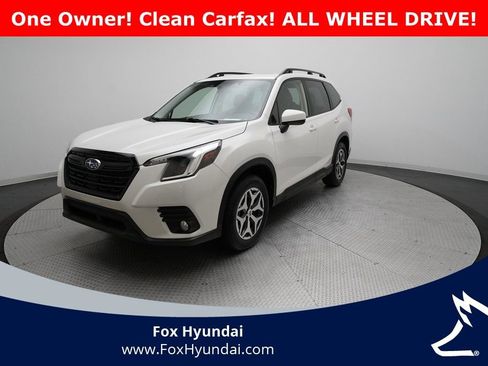 Used 2023 Subaru Forester Premium image 1
