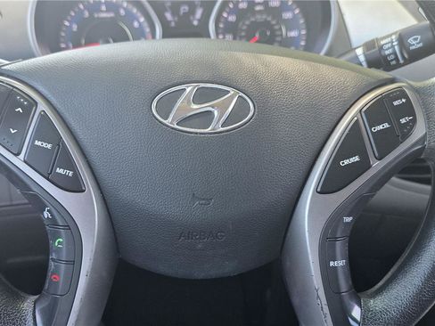 Used 2013 Hyundai Elantra GLS w/ Preferred Pkg FWD image 13