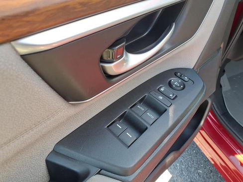 Used 2021 Honda CR-V EX image 12