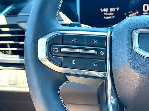 Used 2026 GMC Acadia Denali Ultimate FWD image 31