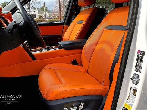 Certified 2021 Rolls-Royce Cullinan Black Badge image 21