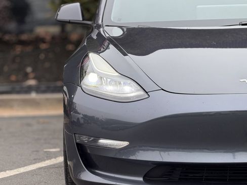 Used 2023 Tesla Model 3 Performance image 4