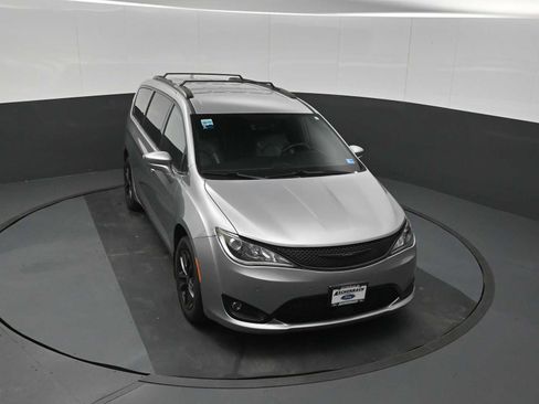 Used 2020 Chrysler Pacifica Touring-L w/ Advanced Safetytec Group AWD/4WD image 22