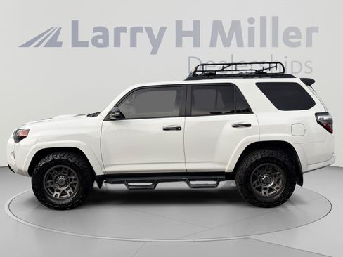 Used 2021 Toyota 4Runner Venture w/ Moonroof Package AWD/4WD image 2