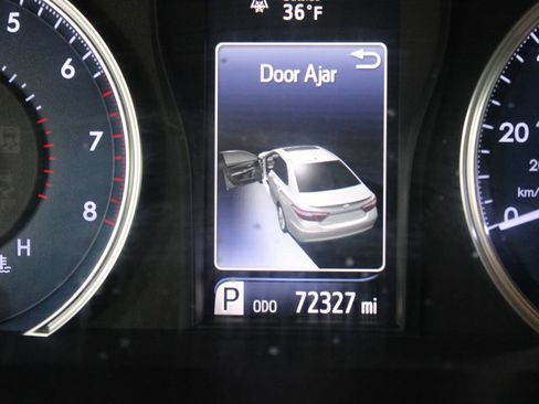 Used 2017 Toyota Camry LE image 30