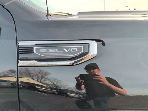 Used 2023 GMC Sierra 1500 SLT w/ SLT Premium Package AWD/4WD image 6