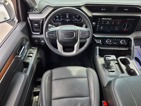 Used 2025 GMC Sierra 1500 Denali w/ Denali Reserve Package AWD/4WD image 10