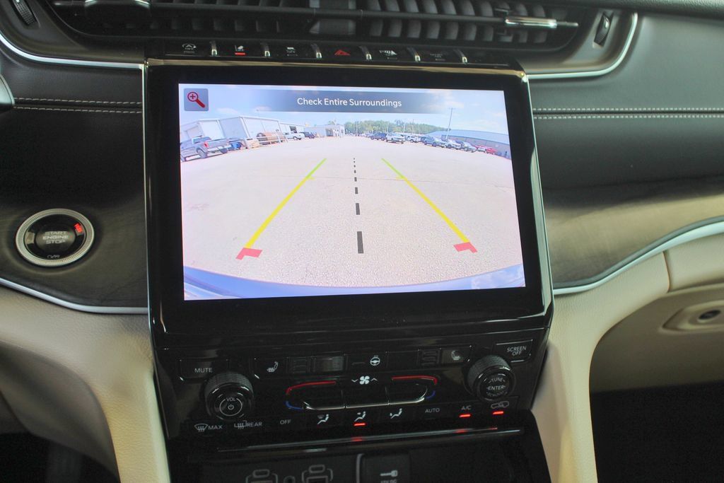 Used 2024 Jeep Grand Cherokee Limited RWD image 15