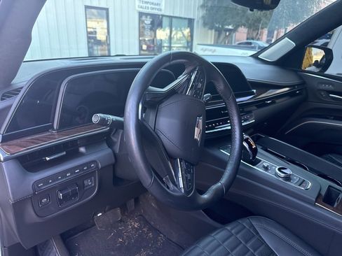 Certified 2023 Cadillac Escalade Sport Platinum w/ LPO, ONYX Package image 14