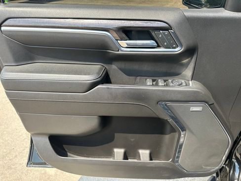 Certified 2022 Chevrolet Silverado 1500 LTZ w/ LTZ Premium Package AWD/4WD image 16