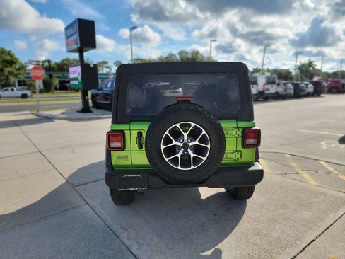 Used 2025 Jeep Wrangler Sport AWD/4WD image 4