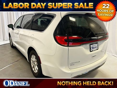 Used 2025 Chrysler Pacifica Select FWD image 27