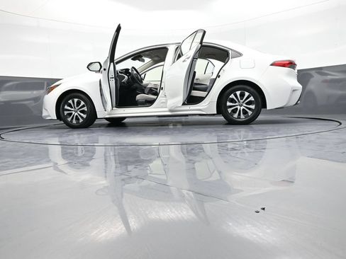 Certified 2020 Toyota Corolla LE FWD image 47