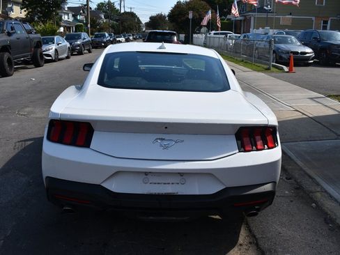 Used 2024 Ford Mustang EcoBoost image 7