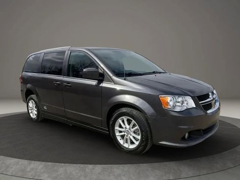 Used 2018 Dodge Grand Caravan SXT FWD image 30