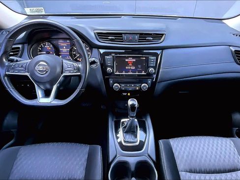 Used 2019 Nissan Rogue SV image 14