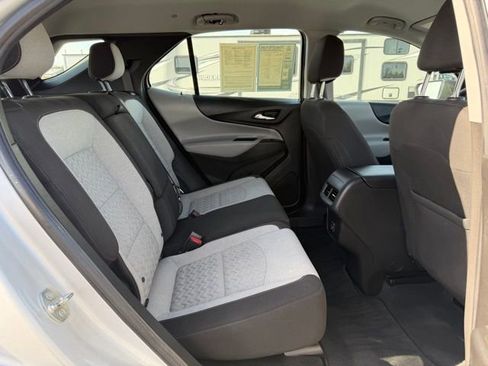 Used 2022 Chevrolet Equinox LS AWD/4WD image 12