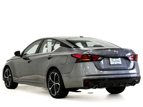 Used 2024 Nissan Altima 2.5 SR FWD image 7