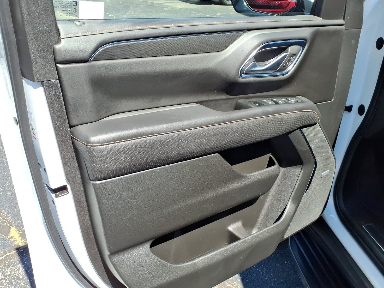Used 2022 GMC Yukon XL AT4 AWD/4WD image 13