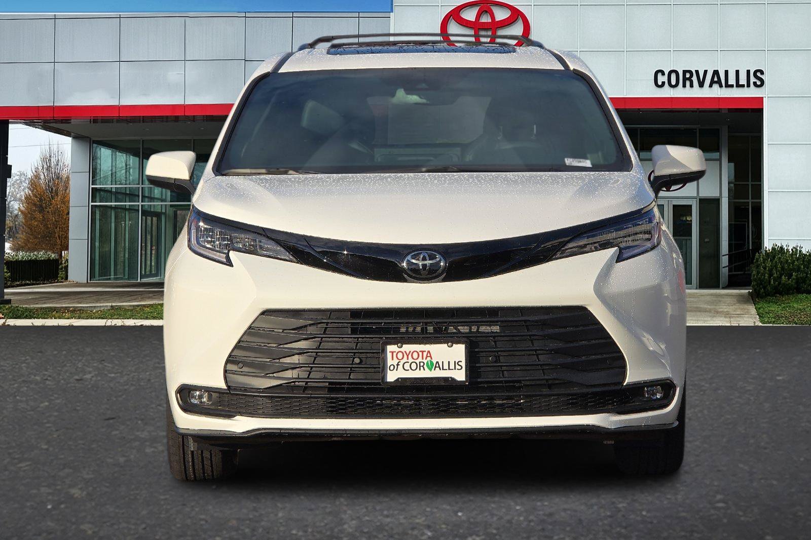 New 2026 Toyota Sienna XLE Woodland Edition AWD/4WD image 3