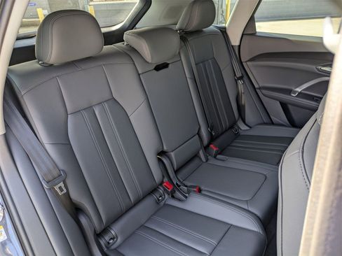 New 2025 Audi Q5 Premium image 11