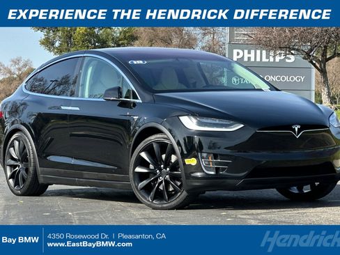 Used 2019 Tesla Model X Standard Range image 1