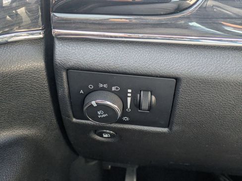 Used 2020 Jeep Grand Cherokee Overland image 17