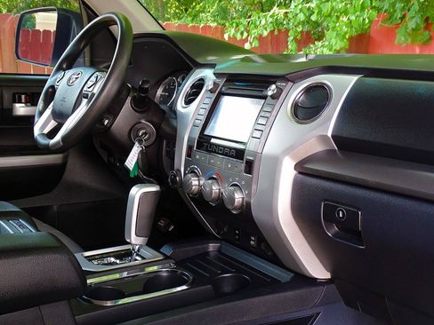 Used 2017 Toyota Tundra SR5 w/ TRD Off Road Package AWD/4WD image 43