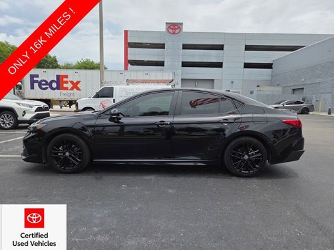 Used 2025 Toyota Camry SE FWD image 8