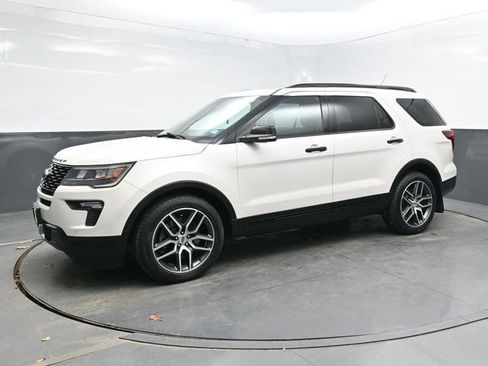 Used 2018 Ford Explorer Sport image 3