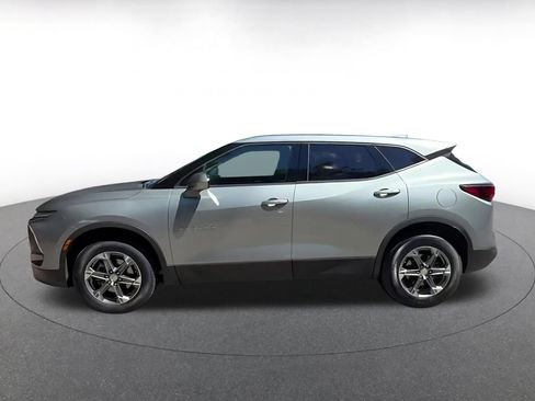 Used 2025 Chevrolet Blazer LT FWD image 7