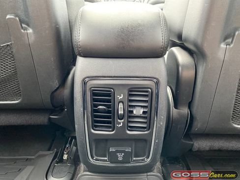 Used 2018 Jeep Grand Cherokee Altitude AWD/4WD image 22