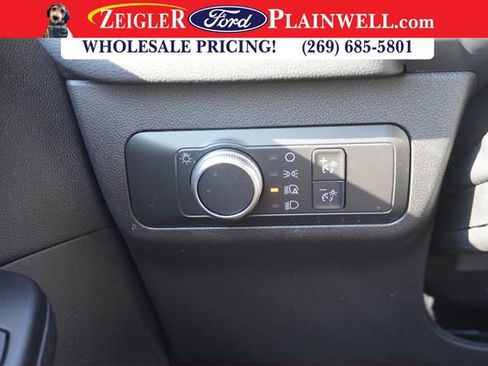Used 2022 Ford Escape SE w/ Cold Weather Package image 27