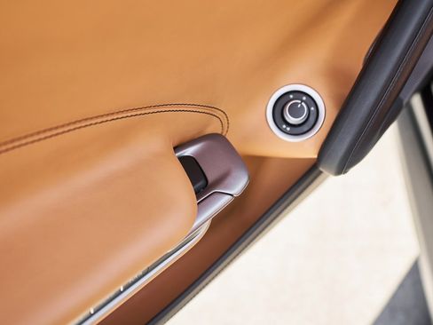 Used 2018 Ferrari GTC4Lusso image 34