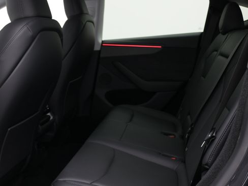 Used 2026 Tesla Model Y AWD image 28