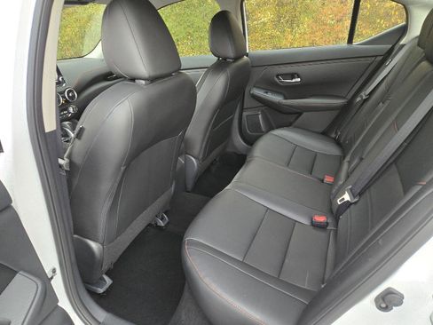 Used 2024 Nissan Sentra SR w/ SR Premium Package image 18