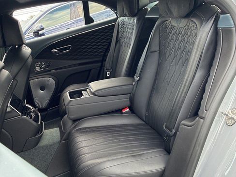 Used 2022 Bentley Flying Spur V8 AWD/4WD image 7