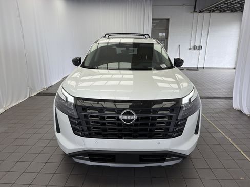 New 2026 Nissan Pathfinder Platinum FWD image 2